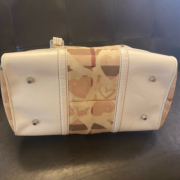 Burberry Patent Nova Check Heart Small #143087B29B - Picture 5 of 9